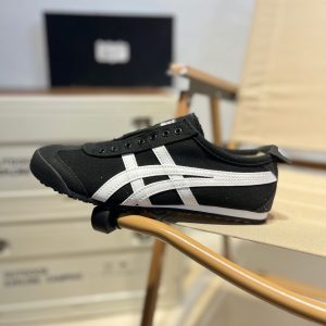Asics Onitsuka Tiger Slip-ons Black white